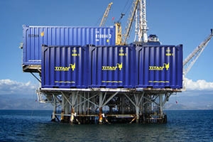 DNV konténerek értékesítése és bérbeadása  tengeri fúrótornyok és egyéb off-shore partnerek részére.