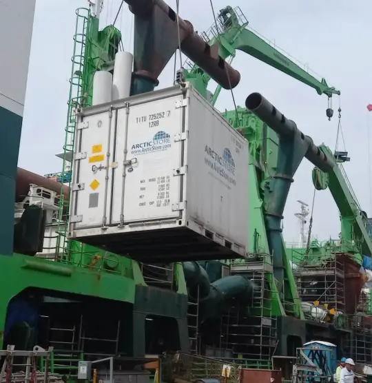 Shipyards in Turkey implemented temperature-controlled containers to store battery systems safely at +15°C to +20°C, ensuring performance and operational efficiency without building new infrastructure.